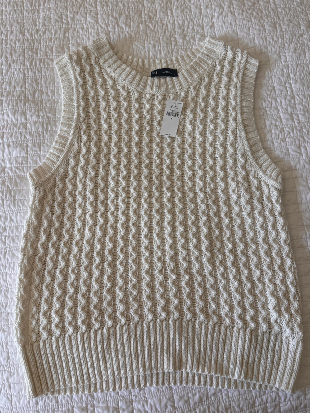 GAP Cream Cable Knit Sleeveless Crew Sweater